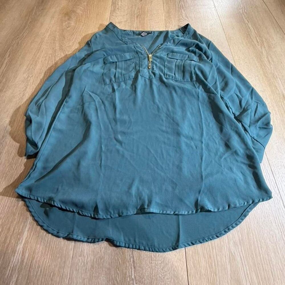 Rue-21 Women's Blue and Green Shirt